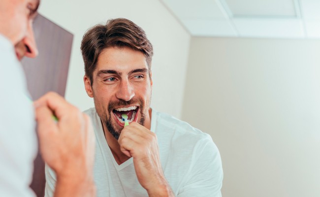 ¿Usar cepillo eléctrico es mejor para tu salud bucal? - BordonClinic