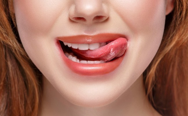 Por qué aparecen las llagas en la lengua y cómo curarlas - BordonClinic