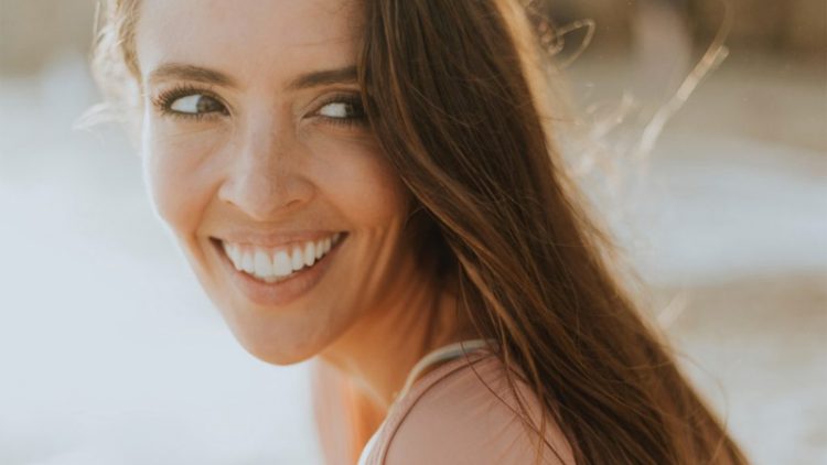 Prótesis Dental Fija - Tipos Y Precios - Dr. Javier De La Cruz - BordonClinic