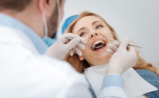 como quitar el sarro de los dientes
