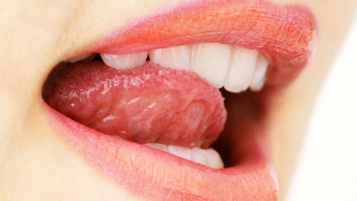Sabor a sangre en la boca: cuáles son sus causas y cómo hacerle frente | BordonClinic