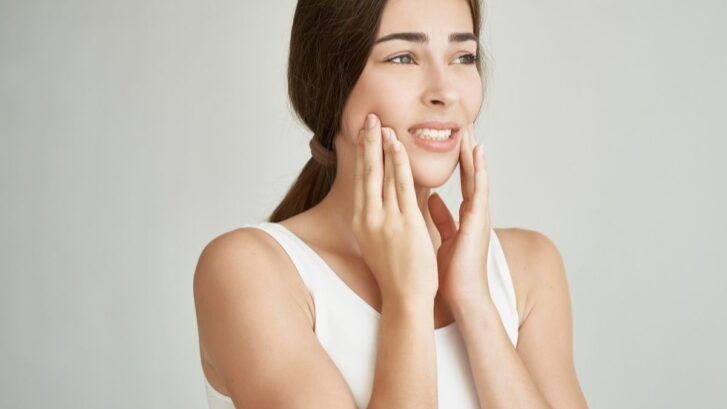 Dolor de mandíbula: ¿cuál es su origen y cómo tratarlo? | BordonClinic